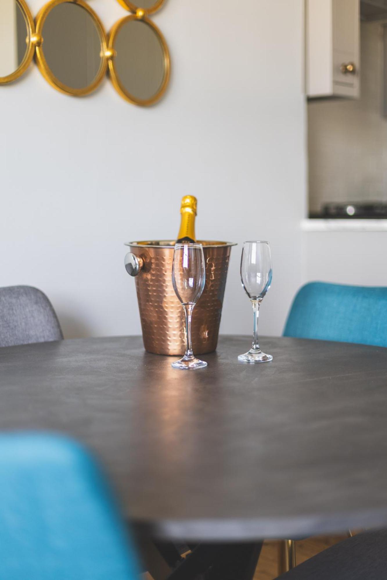 Luxurious 1-Bedroom Apartment In Kensington London Eksteriør bilde